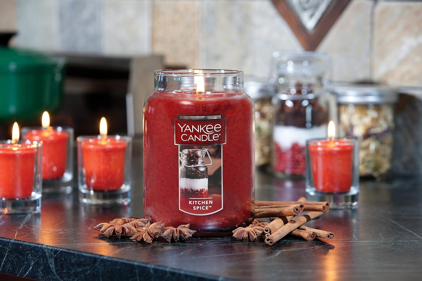Yankee Candle | Kitchen Spice Scented, Classic 22oz Large Jar, Single Wick, Over 110 Hours of Burn Time, Ideal for Home and Celebrations