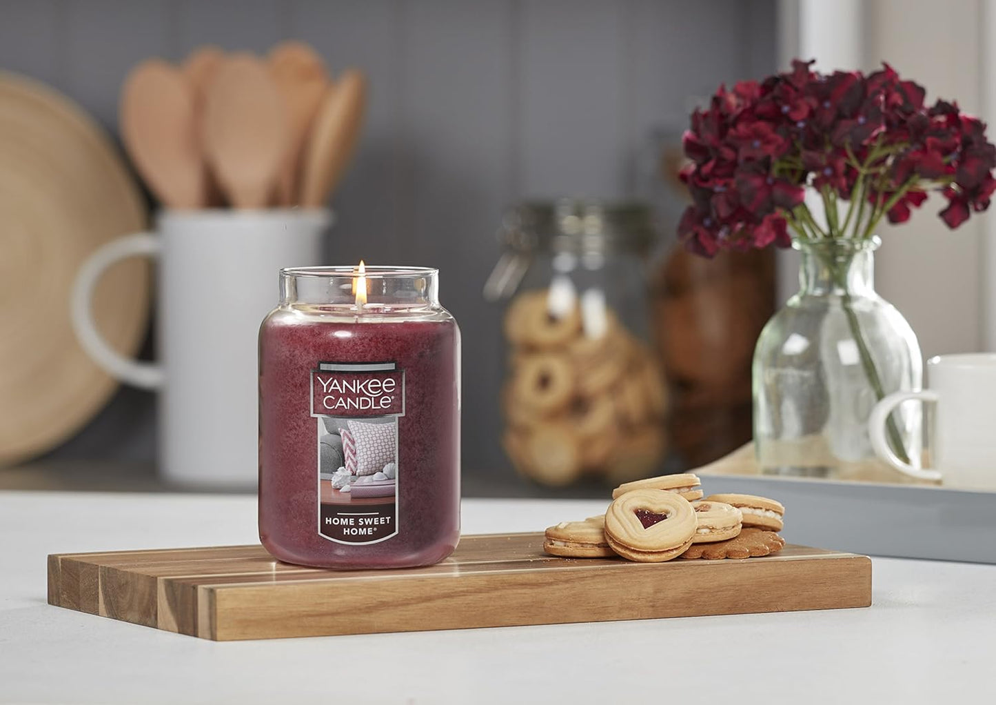 Yankee Candle | Home Sweet Home Scented, Classic 22oz Large Jar Single Wick Candle, Over 110 Hours of Burn Time