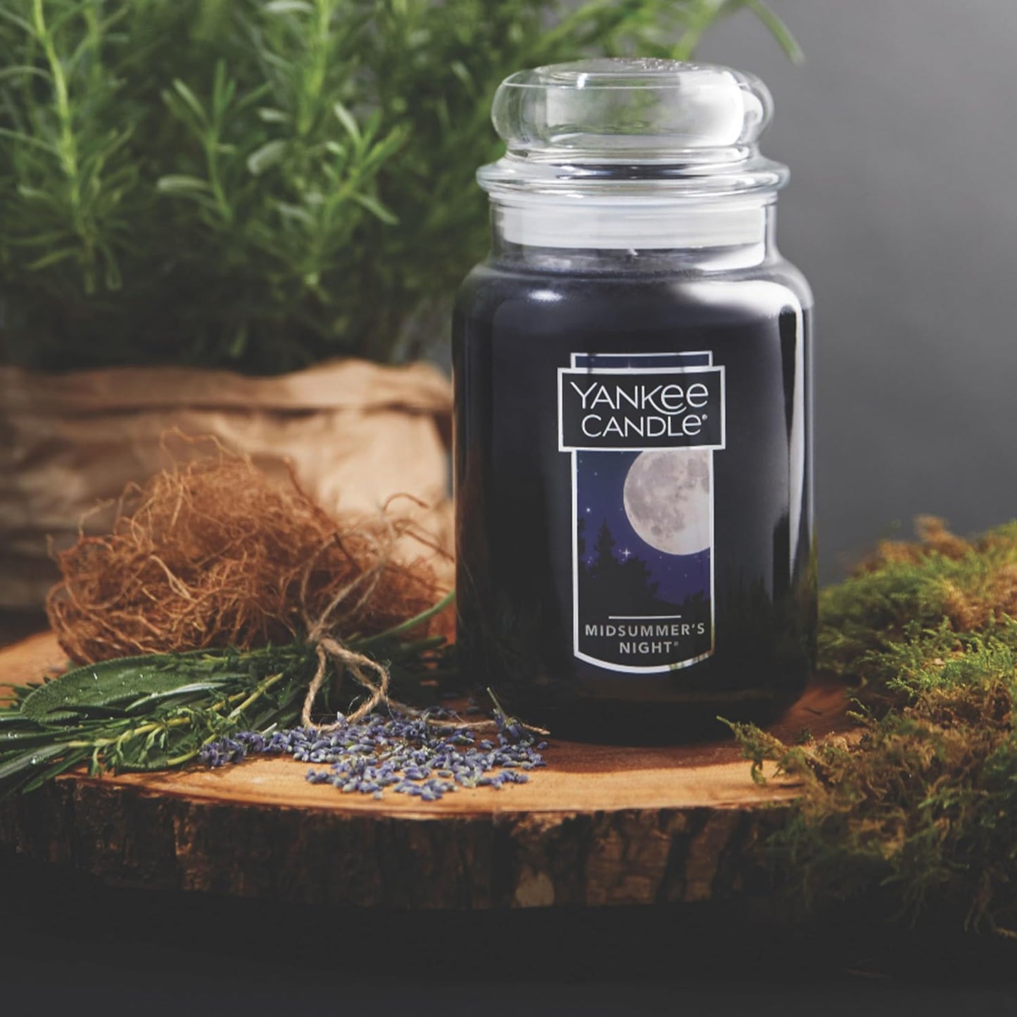 Yankee Candle | MidSummer's Night Scented, Classic Large Single Wick Jar Candle, 22oz with Over 110 Hours of Burn Time, Ideal for Dinner Parties, Relaxing Saturdays, and Special Occasions