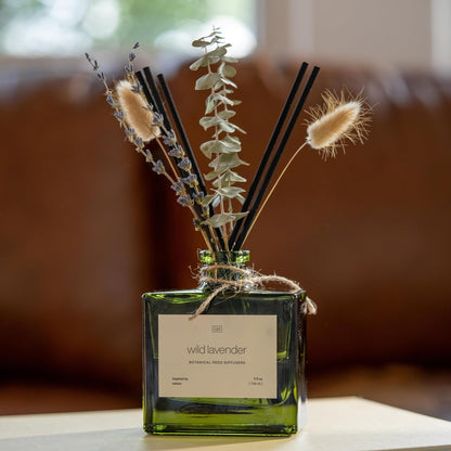 Craft & Kin Reed Diffuser Set with Dried Flowers, 5 oz Santal Woods Scented Reed Diffuser with Sticks